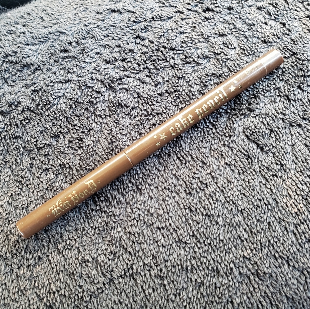 Kat von d cake pencil